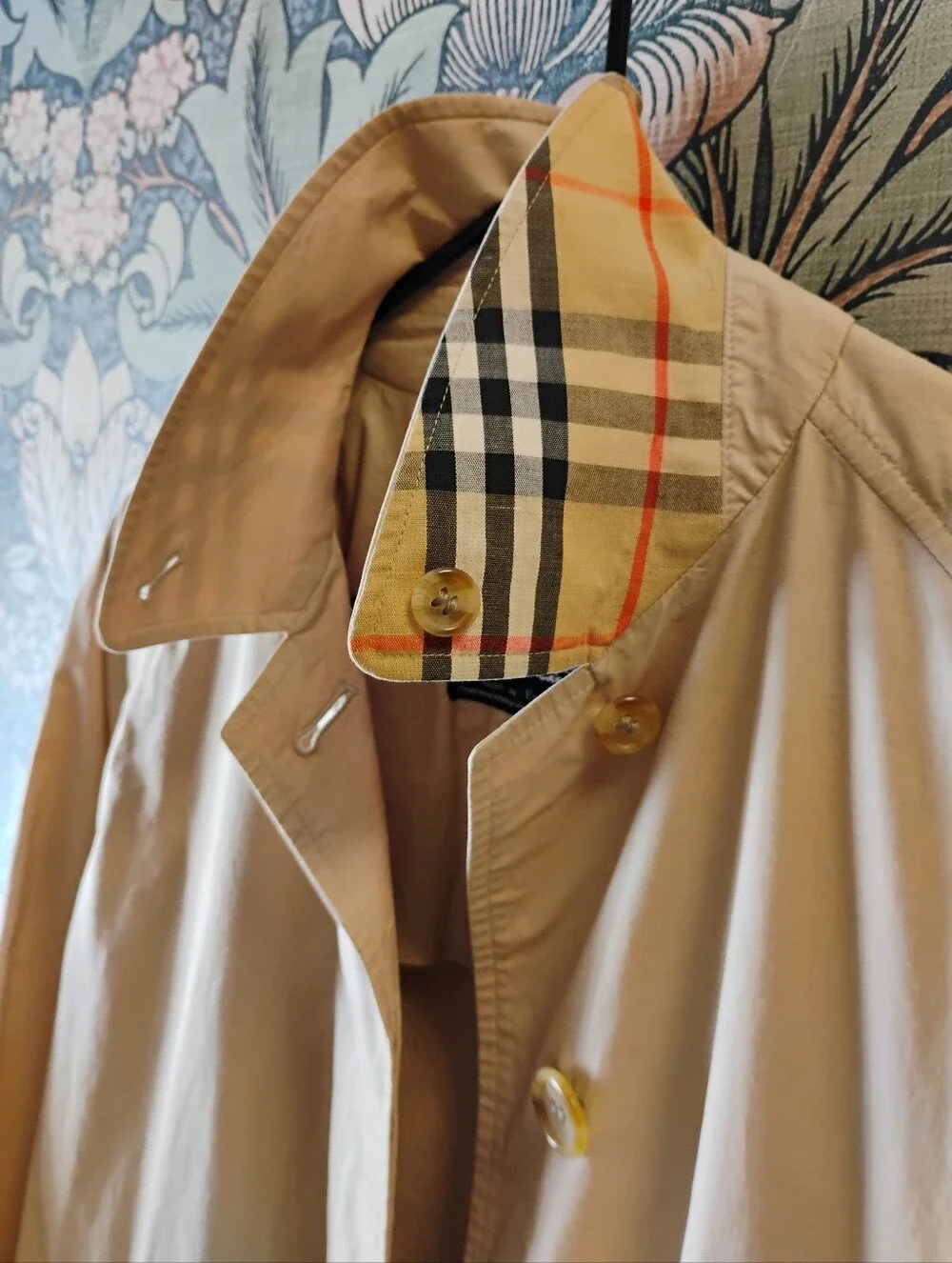 Vintage Burberry Beige Light Weight Trench Coat - Picture 6 of 10